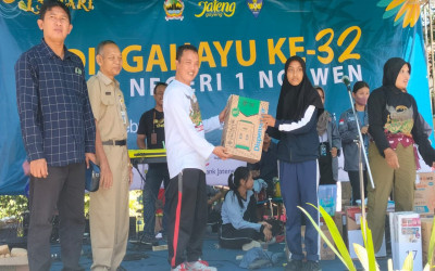 Pembagian doorprize dan live music